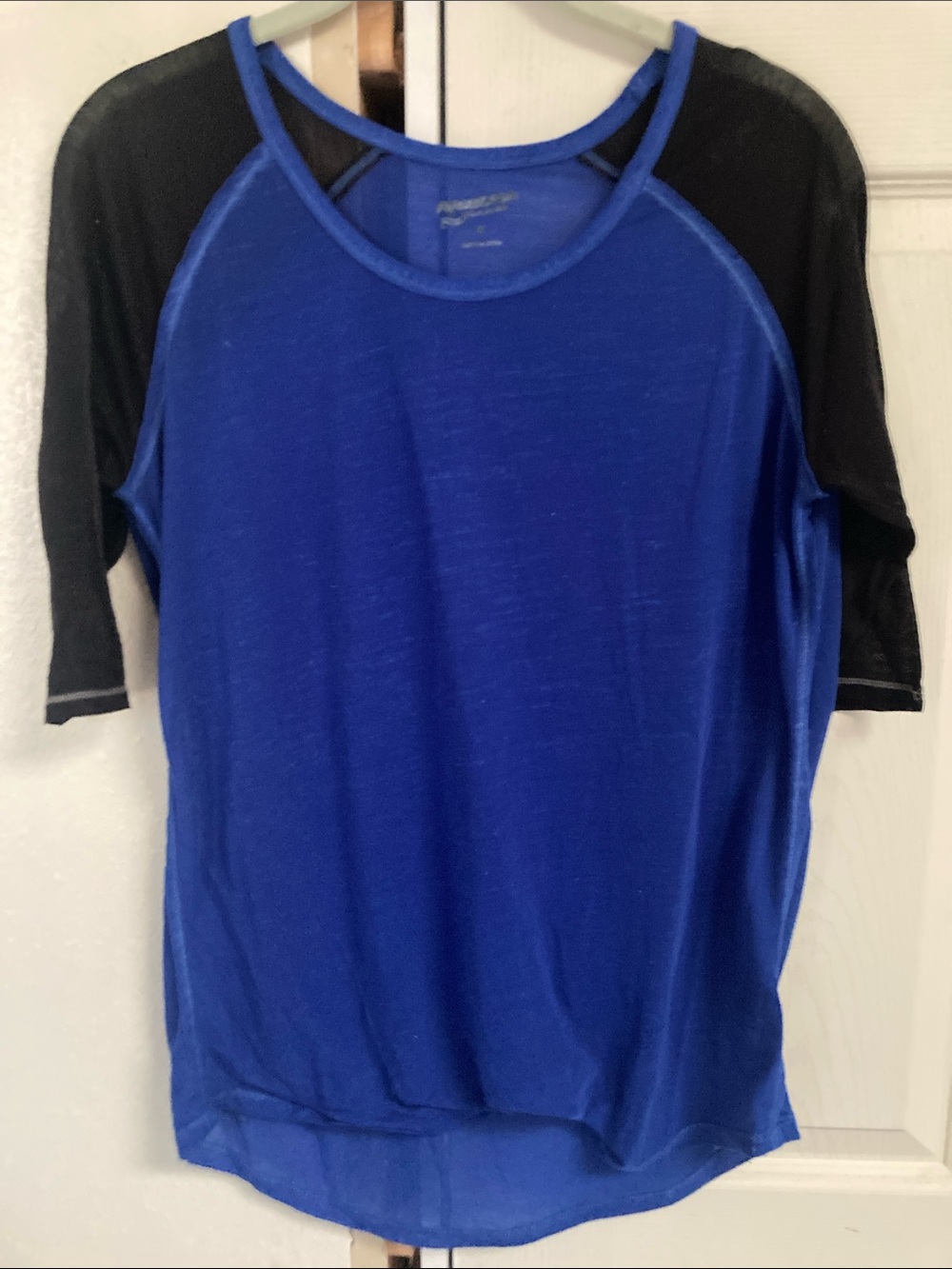 Arizona Jean Company Royal Blue and Black Raglan Short Sleeve Tee